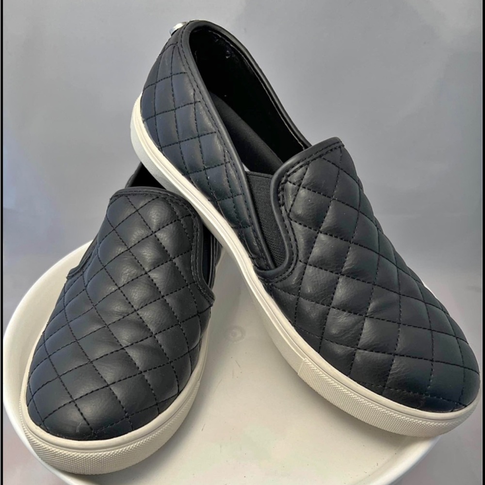 Steve Madden slip on shoes Size 8.5